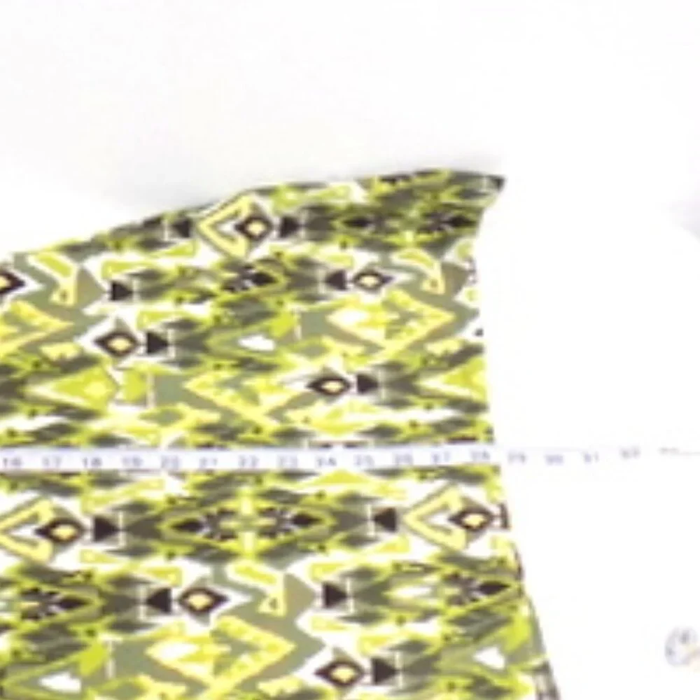 D & Co. Woman's Multicolor Abstract Design Short Sleeve Pullover Top – Size: 1X - Picture 5 of 10